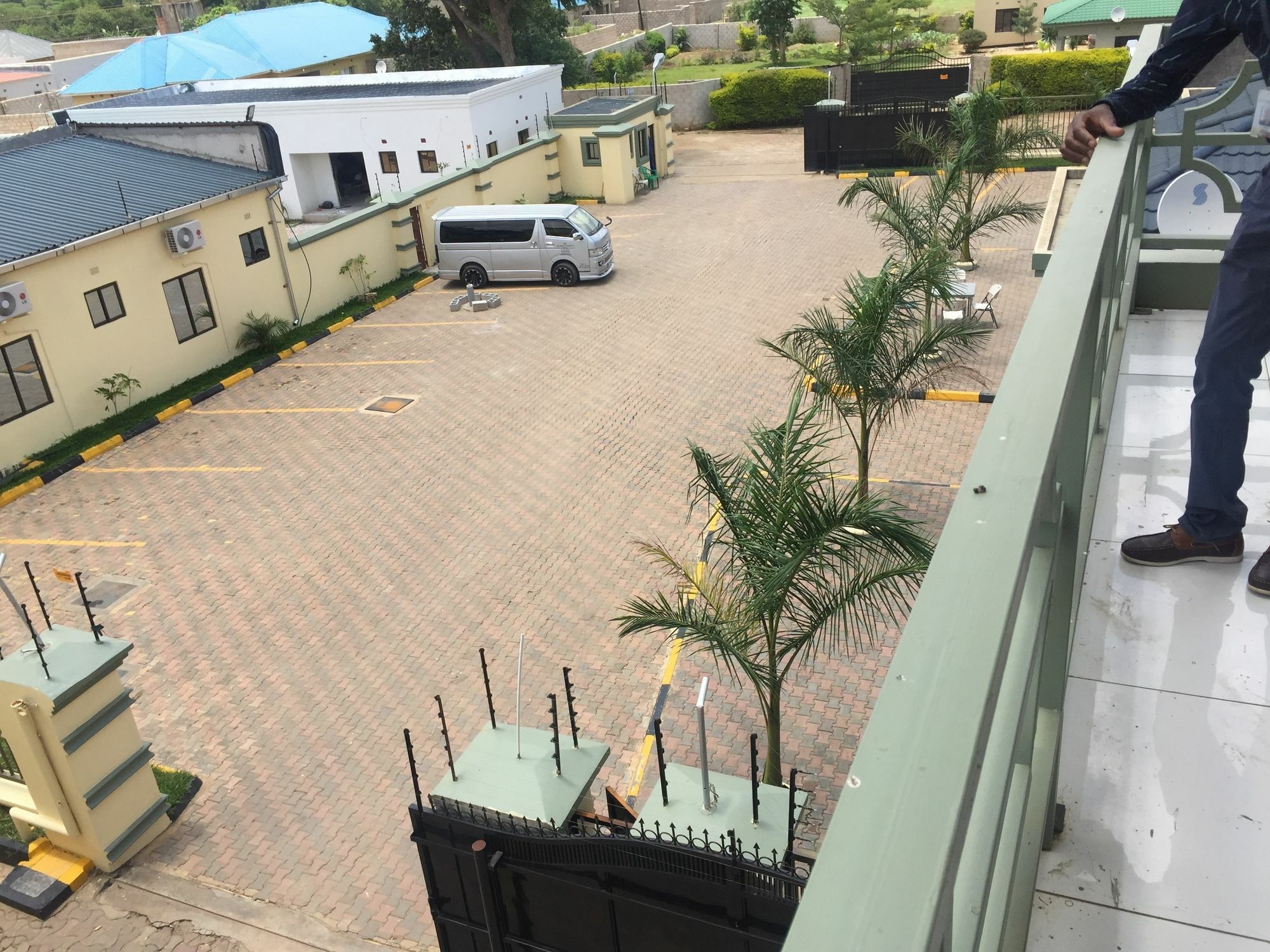 The Prince Charles Hotel Lusaka Bagian luar foto